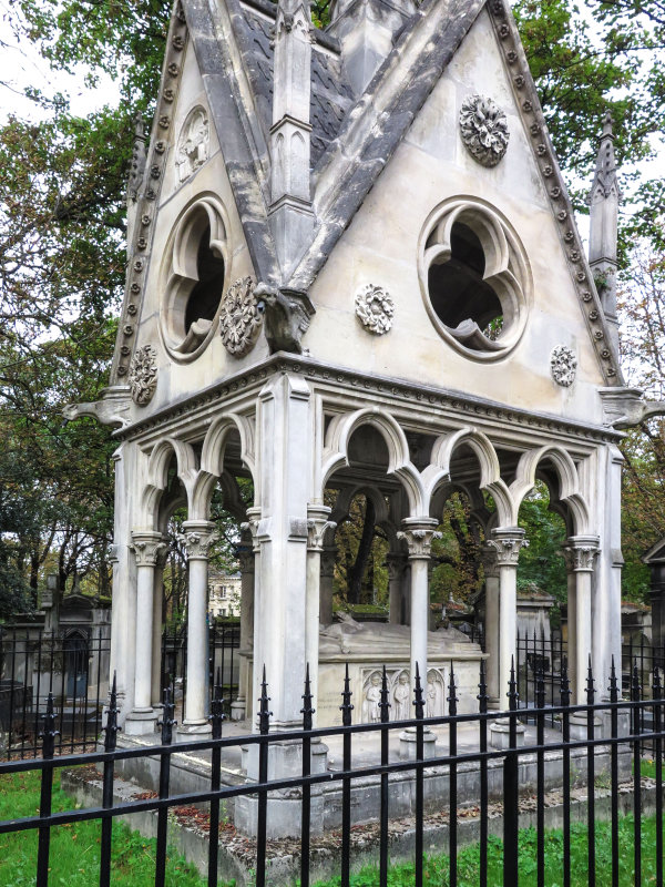 The tomb of Hloise and Ablard     