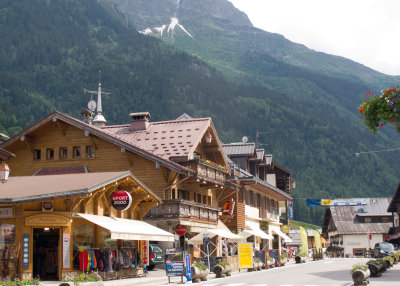 Main drag: Les Contamines