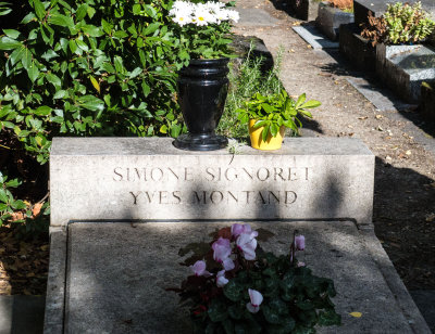  The grave of Simone Signoret (1921-1985) & Yves Montand (1921-1991)