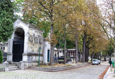  We visit the Pre Lachaise Cemetery