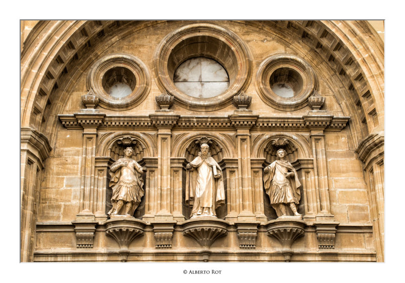 Concatedral de Santo Domingo de la Calzada. Estatuas de los patronos de la dicesis, Santo Domingo, San Celedonio y San Emeterio