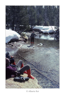 Pirineus  Abril 1979. Mirant al cel, Michel