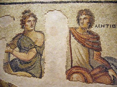 The Romeo and Juliet of the ancient world.  This section was stolen from the main piece at Zeugma, 
spotted later at Rice U., Texas, returned to Gaziantep June 2000 and eventually the
full mosaic restored.  Click to see the separate pieces found as well asthe full mosaic with missing pieces.