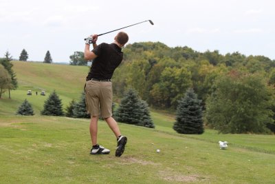 who would be closest to the pin on #10