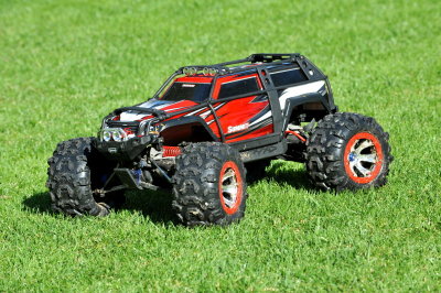 Traxxas summit. RC car 1