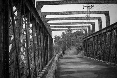 Sri-Lanka-263-Old-Bridge.jpg