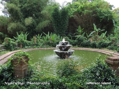 Iberia Parish - Jefferson Island = Live Oak Gardens fountain.