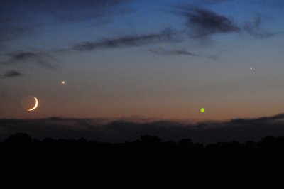 Conjunction of the Moon and Venus (and a green space alien visitor) - 2015 July 19