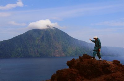 Jacques pointing to the gap between Anak Krakatau and Rakata