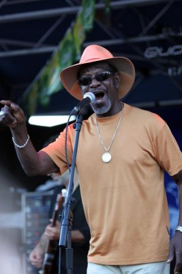 Frank Bey - Blues Singer Extrodiarre (166)