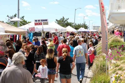 Large crowds all day long lined the Promenade.