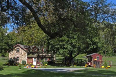 A Chester County Country Cottage Ready for Fall