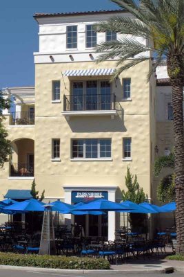 An outdoor cafe on Beach Drive in St. Petersburg, FL.