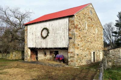 A Country Christmas at the Barn