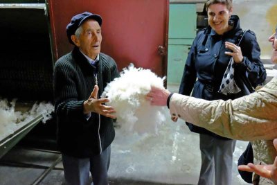 The 90-something year-old owner of Lanificio Leo (2499)