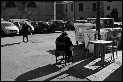 People - Piazza Sarzano