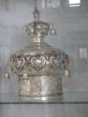 Object displayed in the synagogue