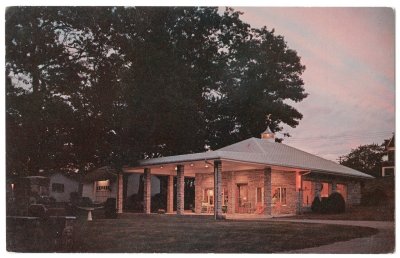 Young's Tourist Court (evening)