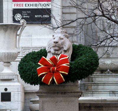 NY Public Library lion with dignified decoration