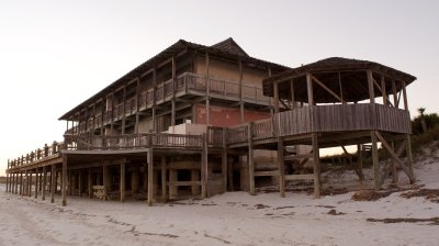 Pelican Inn from the beach side