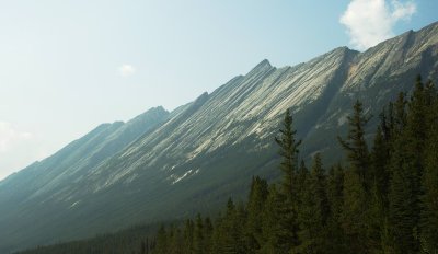 striking mountains on the way to Jasper