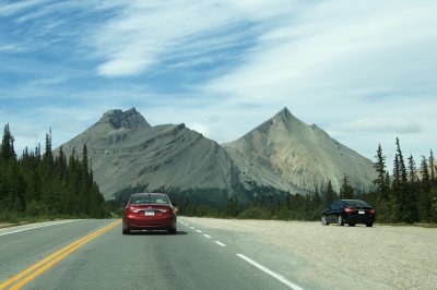 approaching the Big Bend on the Icefields Parkway