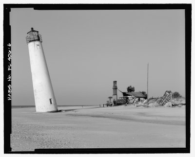 Cape Saint George Lighthouse with oil storage and keeper's dwelling in background 1998 (Library of Congress)