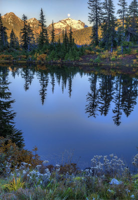 Mt-Baker-2-moonrise-HDR.jpg