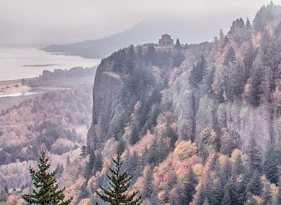 Vista-House-in-fog.jpg
