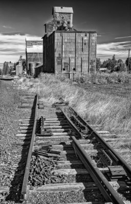 Grainery-and-tracks-BW.jpg