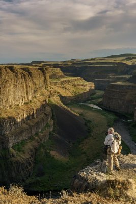 Palouse Falls overlook.jpg
