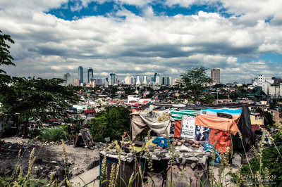 The rich and the poor in city of Makati