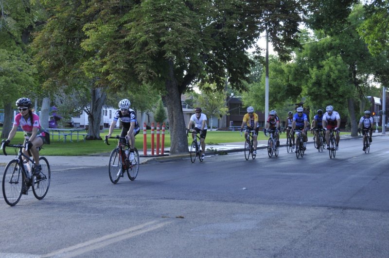 Cyclists in Pocatello _DSC1428.jpg