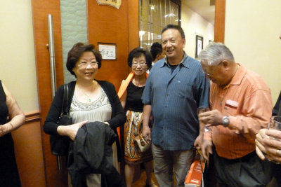 Aida and Ruben arriving