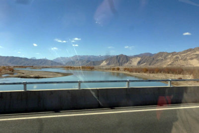 Between the Airport and Lhasa 1