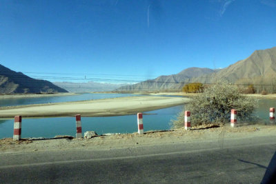 Between the Airport and Lhasa 2