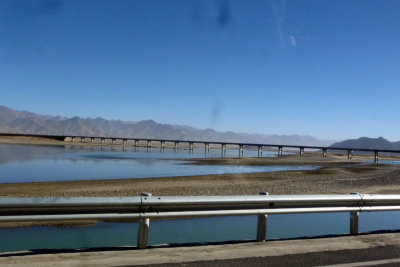 200-km drive from Shigatze to Lhasa 2