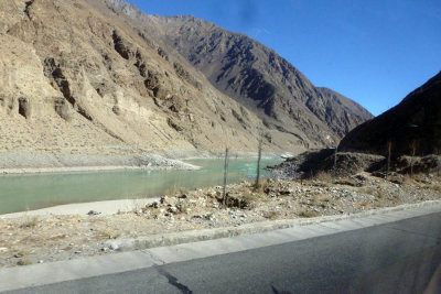200-km drive from Shigatze to Lhasa 14
