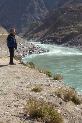 200-km drive from Shigatze to Lhasa 17