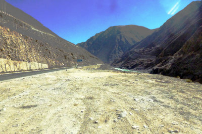 200-km drive from Shigatze to Lhasa 18