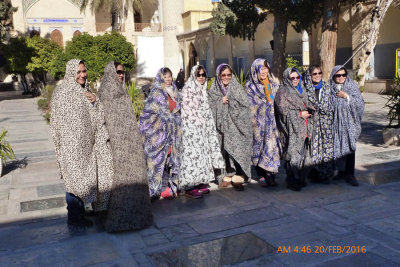 7400_Ali Ibn Hamze Shrine, our ladies in chadors