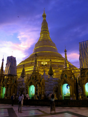 Shwedagon Pagoda  0233-1