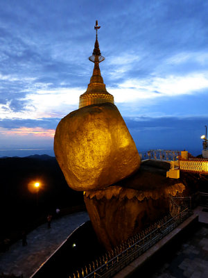 Golden Rock Pagoda 1284
