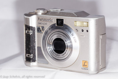 * Panasonic DMC-LC33 (2003)