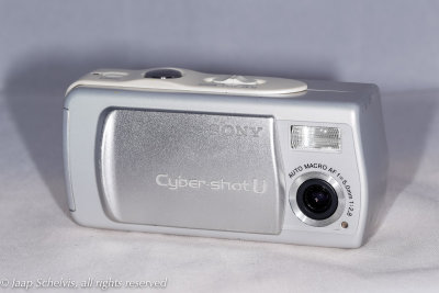 * Sony CyberShot DSC-U10 (2002)
