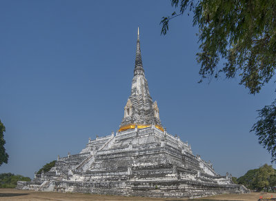 Chedi Phukhao Thong at Wat Phukhao Thong (DTHA064)