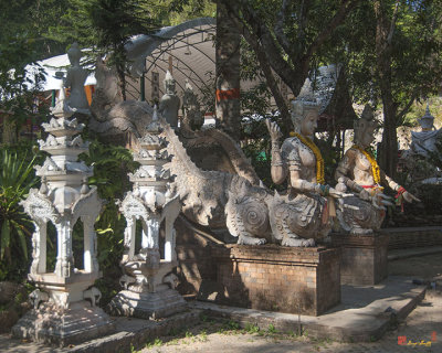 Wat Pha Lat Wihan Guardians (DTHCM0482)