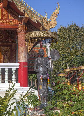 Wat Phuak Hong Phra Wihan Monk Figure (DTHCM0579)