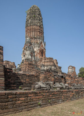 Wat Phra Ram Great Central Prang and Broken Buddha Images (DTHA0166)