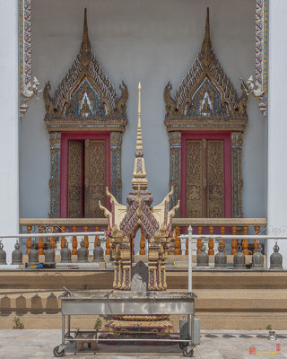 Wat Dan Phra Ubosot Doors and Boundary Stone (DTHB1751)
